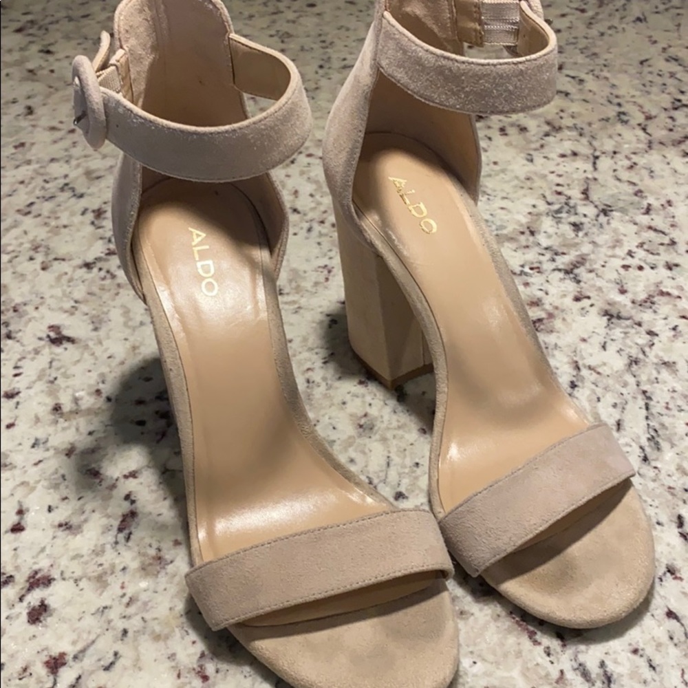 Aldo suade cream pumps